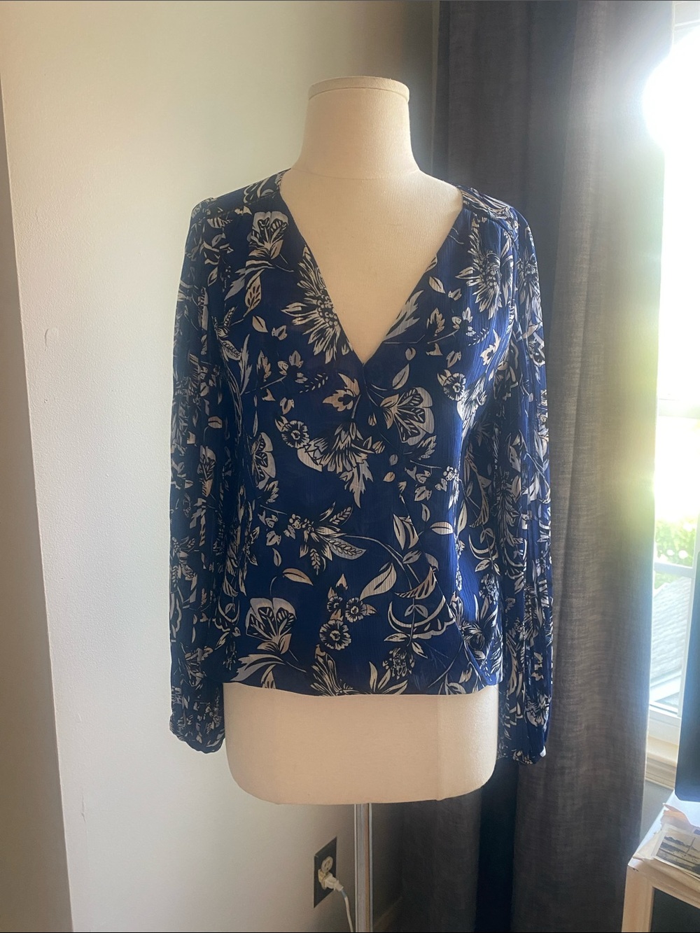 WHBM Navy Blue Floral V-Neck Long Sleeve Blouse